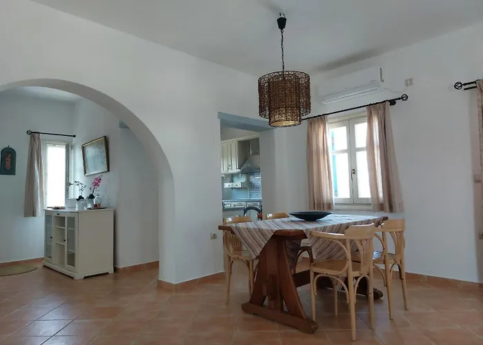 Maritina's House Floor Feriehus *